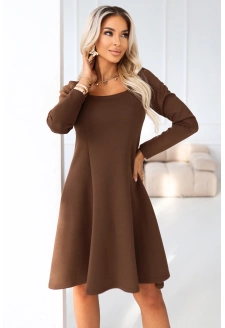 574-2 IVANA wygodna trapezowa sukienka z dekoltem i długim rękawkiem - czekoladowa