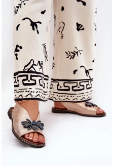 Dámské lesklé ploché sandály s ozdobou – růžové zlato Russona