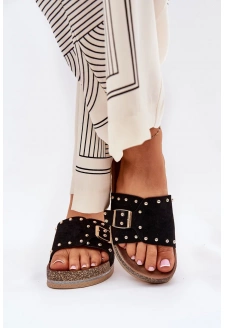 Dámské pantofle na platformě s přezkou a cvoky – černé Nusithia