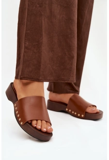 Dámské pantofle s cvočky – camel Terissa