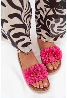 Dámské pantofle na platformě s ozdobnými květinami – fuchsiové