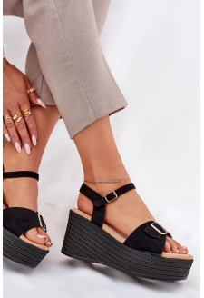 Dámské sandály na klínu s přezkou – černé Liniella