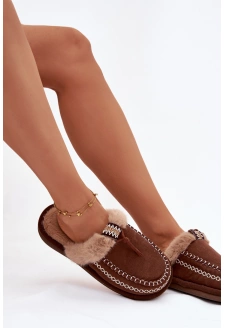 Dámské domácí pantofle s kožíškem a výšivkou – hnědé Perivelle