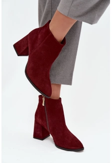 Dámské kotníkové boty z přírodního semiše na sloupkovém podpatku Zazoo – bordové