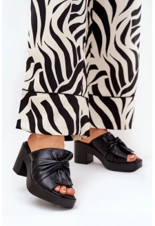 Dámské pantofle na sloupku z eko kůže – černé Kikilla