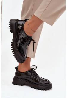 Dámské lakované kožené polobotky s připínacími doplňky Artiker – černé