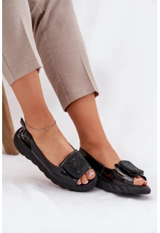 Dámské lakované kožené sandály na klínku s ozdobou - černé Artiker