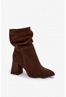 Dámské zateplené kotníkové boty z přírodního semiše se řasením – čokoládové