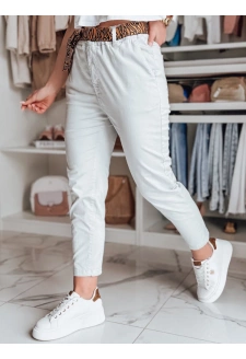 Spodnie damskie casualowe z paskiem MADELINA jasnoszare Dstreet UY2625