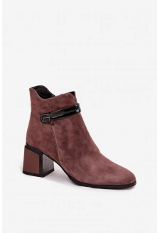 Dámské semišové kožené kotníkové boty na sloupkovém podpatku – hnědé