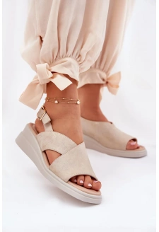 Dámské sandály na klínu z eko kůže – zlaté