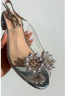 Dámské transparentní sandály s ozdobnými detaily na nízkém podpatku – stříbrné
