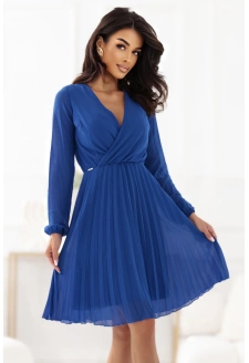 313-18 ISABELLE Elegancka plisowana sukienka z dekoltem i długim rękawkiem - chabrowa