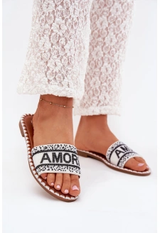 Dámské pantofle na nízkém podpatku se zdobením Amore – bílé