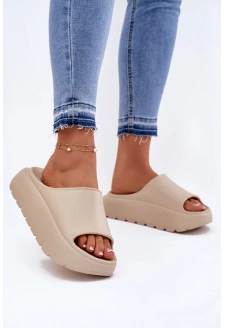 Dámské pěnové pantofle na platformě – béžové