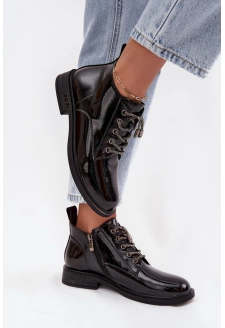 Lakované kožené dámské botky D&A – černé