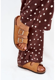 Dámské pantofle na korkové platformě s přezkami – camel Livara