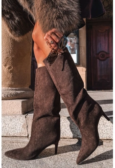 Dámské kozačky z eko semiše na jehlovém podpatku Phelin – čokoládové