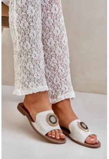 Dámské kožené pantofle s ozdobou na plochém podpatku – zlaté s patinou