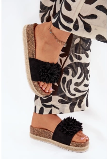 Dámské pantofle na platformě s ozdobnými květinami – černé