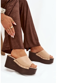 Dámské pantofle na klínku s cvočky Mareline – béžové