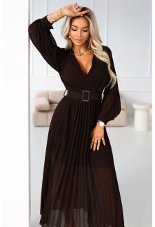 414-11 KLARA plisowana elegancka sukienka midi z paskiem i dekoltem - czekoladowa