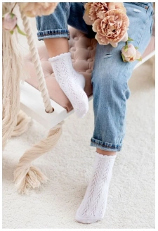 Dětské ažurové ponožky – bílé