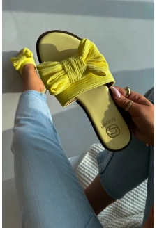 Dámské pantofle na plochém podpatku s mašlí Amivelle – žluté