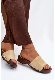 Dámské pantofle se zlatými cvočky – žluté Ferinna