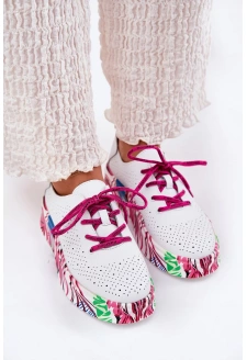 Dámské kožené tenisky na vzorované platformě Vinceza – bílé