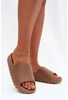 Dámské pantofle na platformě – hnědé Olyria