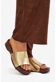 Dámské pantofle s cvočky Terissa – zlaté