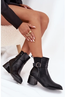 Dámské kotníkové boty Sylira na sloupku s páskem a přezkou – černé