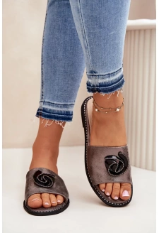 Dámské pantofle na nízkém podpatku s ozdobným detailem – grafitové