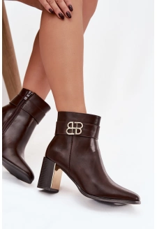 Dámské kotníkové boty na sloupku Galinne s páskem a zlatým detailem – čokoládová