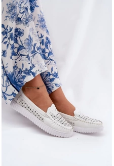 Dámské kožené mokasíny s perforovaným vzorem Vinceza – bílé