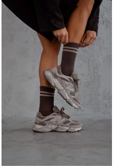 Dámské ponožky se dvěma tenkými proužky – hnědé