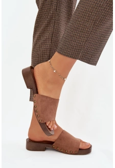 Dámské pantofle na plochém podpatku se zlatými cvočky – hnědé Girella