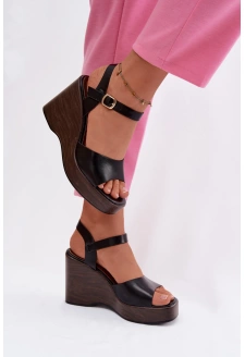 Dámské sandály na klínku z eko kůže Parilisse – černé