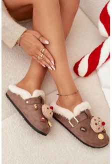 Dámské pantofle s ozdobami a sponou, zateplené kožíškem – hnědé Thalora
