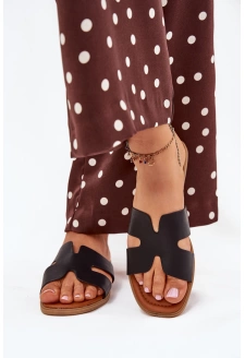 Dámské ploché pantofle s výřezy – černé