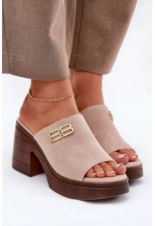 Dámské pantofle na masivním podpatku se zlatým detailem Vinceza – béžové